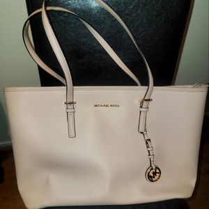 Michael Kors Jet Set Travel Multifunction Tote Purse